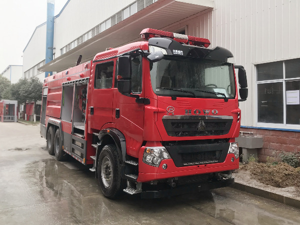 重汽雙橋干粉泡沫聯用消防車