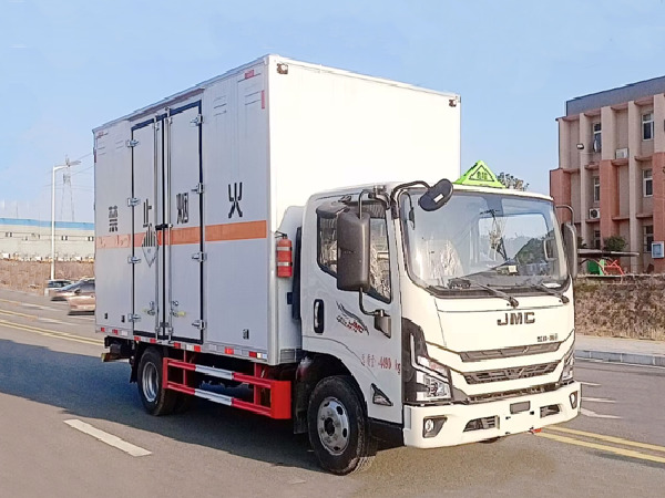 4米2雜項(xiàng)危險物品廂式運(yùn)輸車