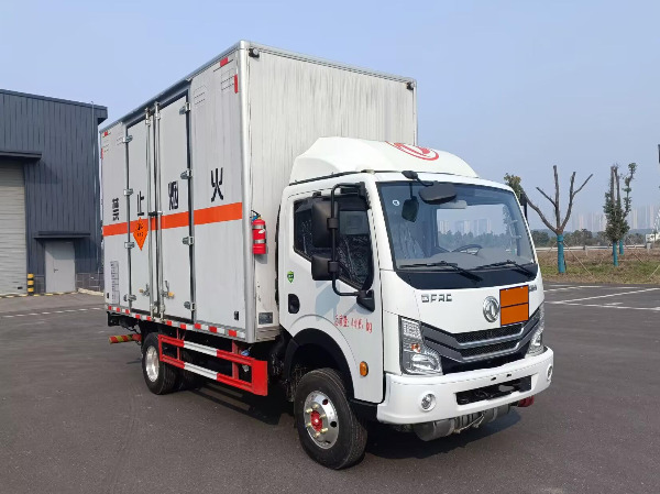 東風藍牌煙花爆竹運輸車