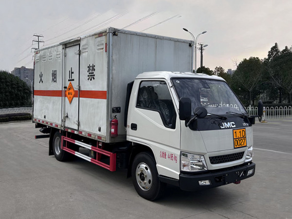 江鈴4米2爆破器材運(yùn)輸車